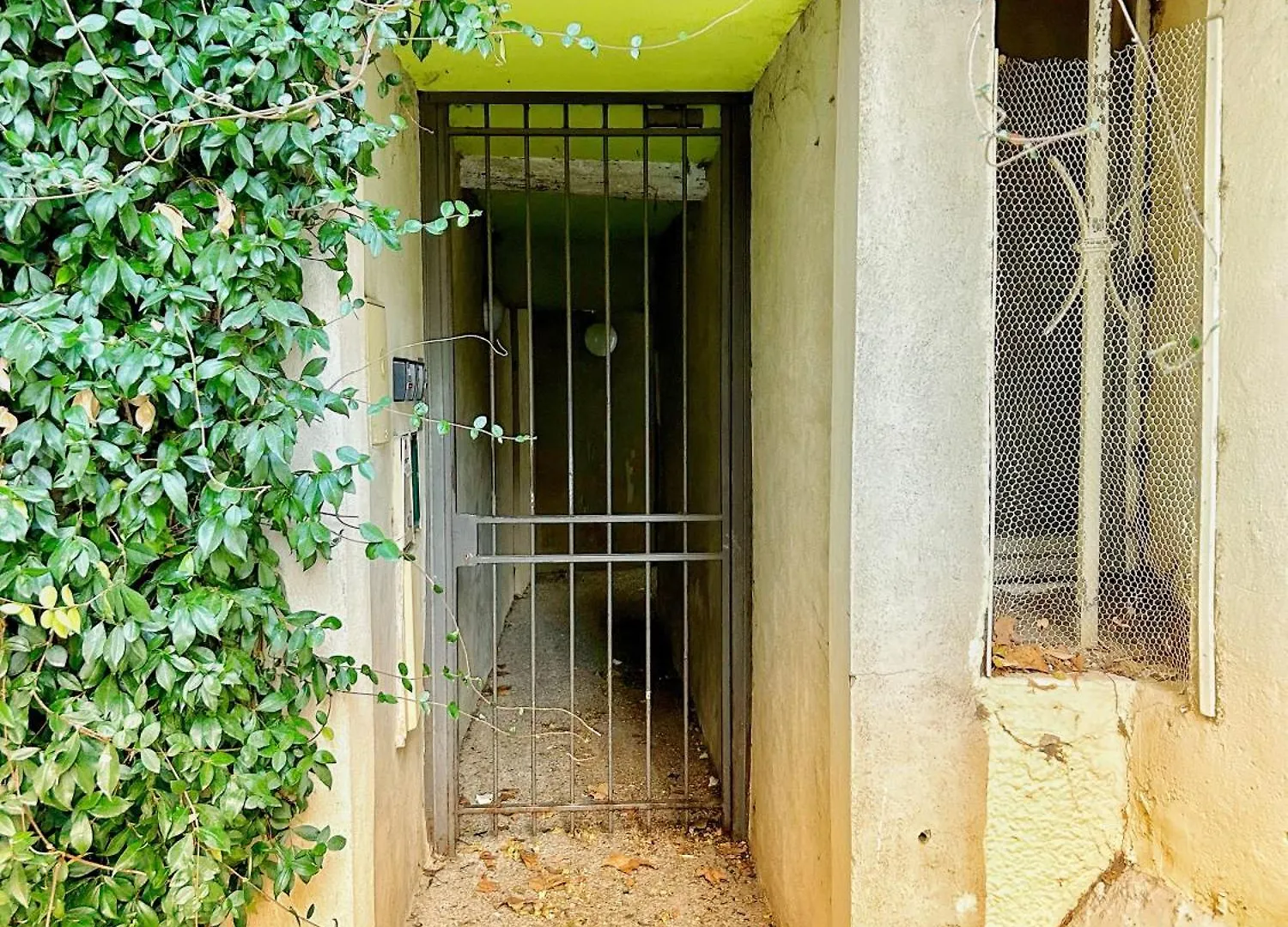 Terracotta Tranquility Apartment Arles